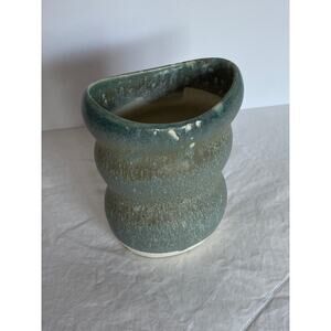 Handcrafted sage green matte glazed ceramic vase art pottery 6 in 16cm high